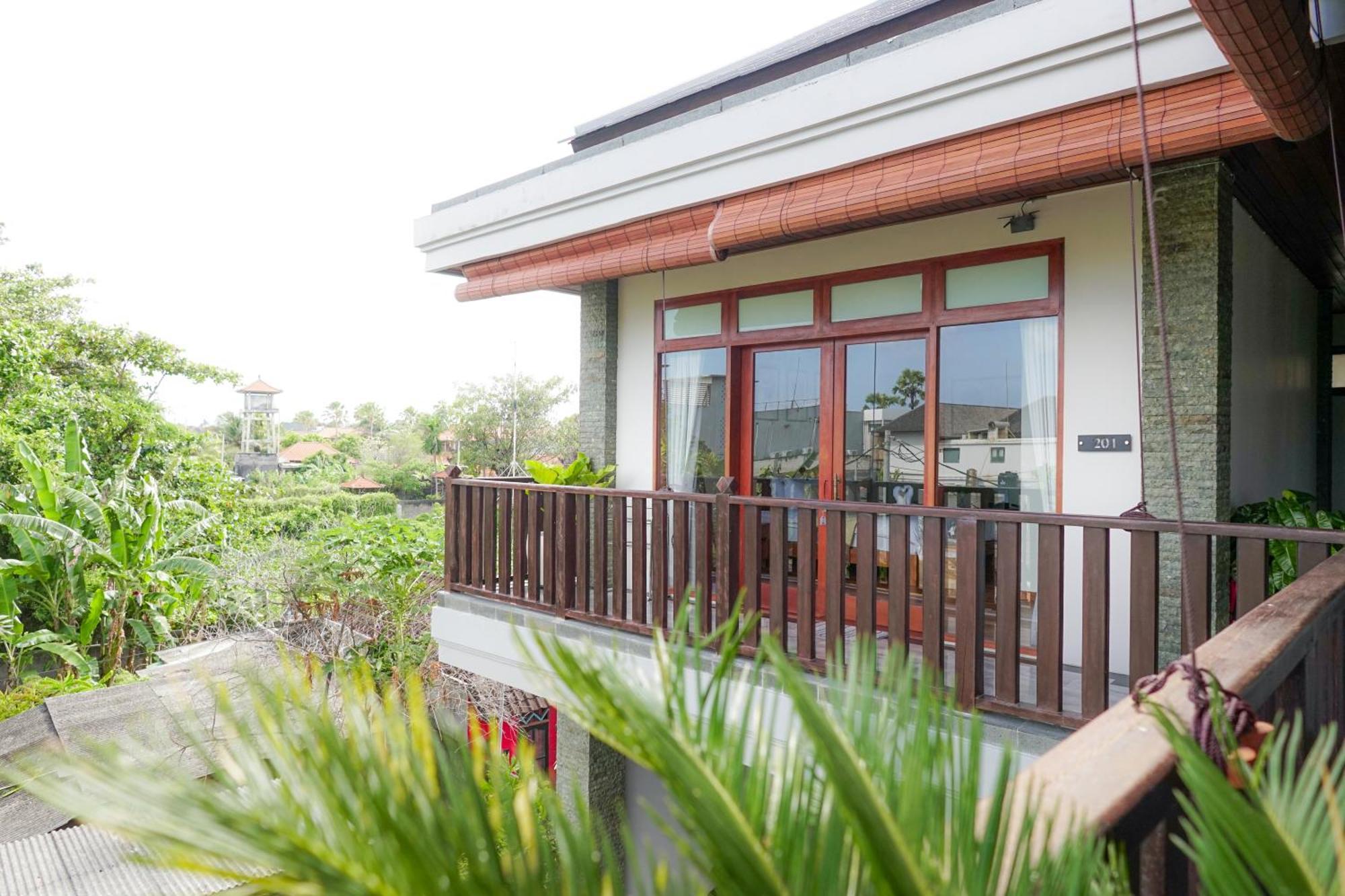 Tropical Beach House Bali Семиньяк Экстерьер фото
